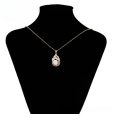 The Dazzling Scarlett Pearl Earrings & Necklace Set